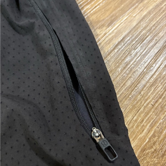 Lululemon Shorts Size S 7 inch inseam - Picture 4 of 5